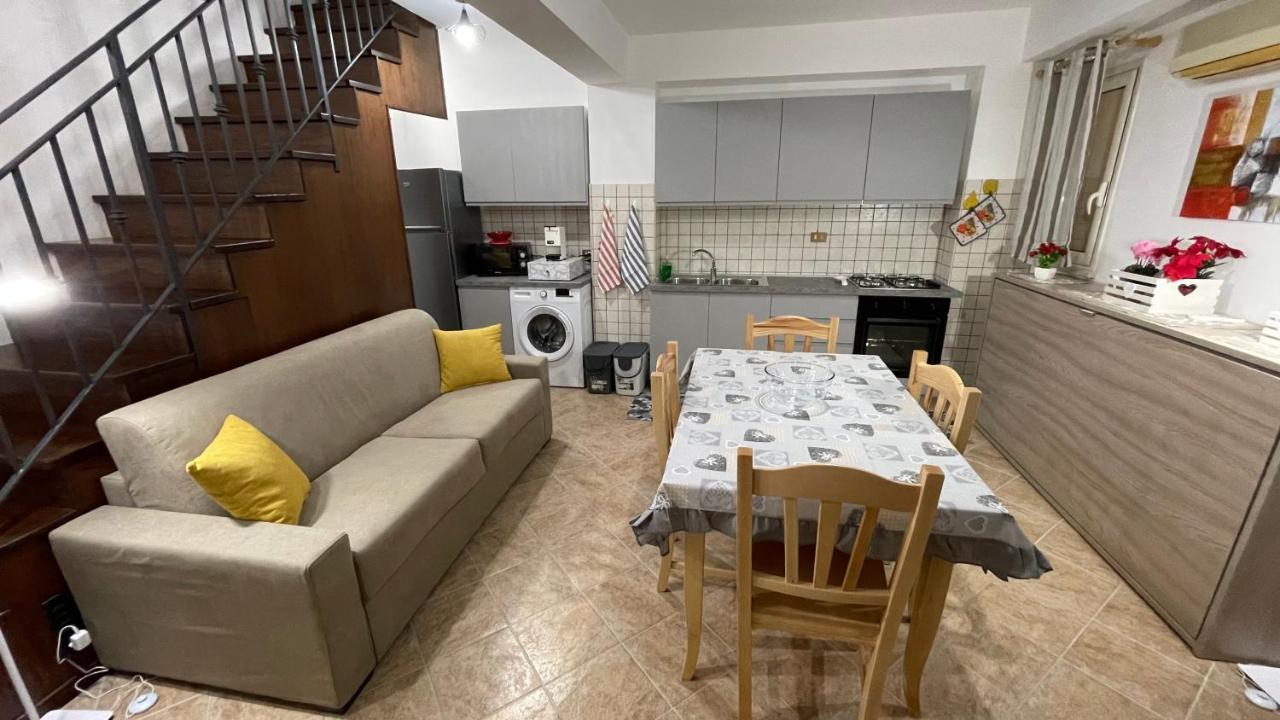 הוילה Villagrazia Di Carini Casa Vacanze Antico Cortile Delle Palme מראה חיצוני תמונה