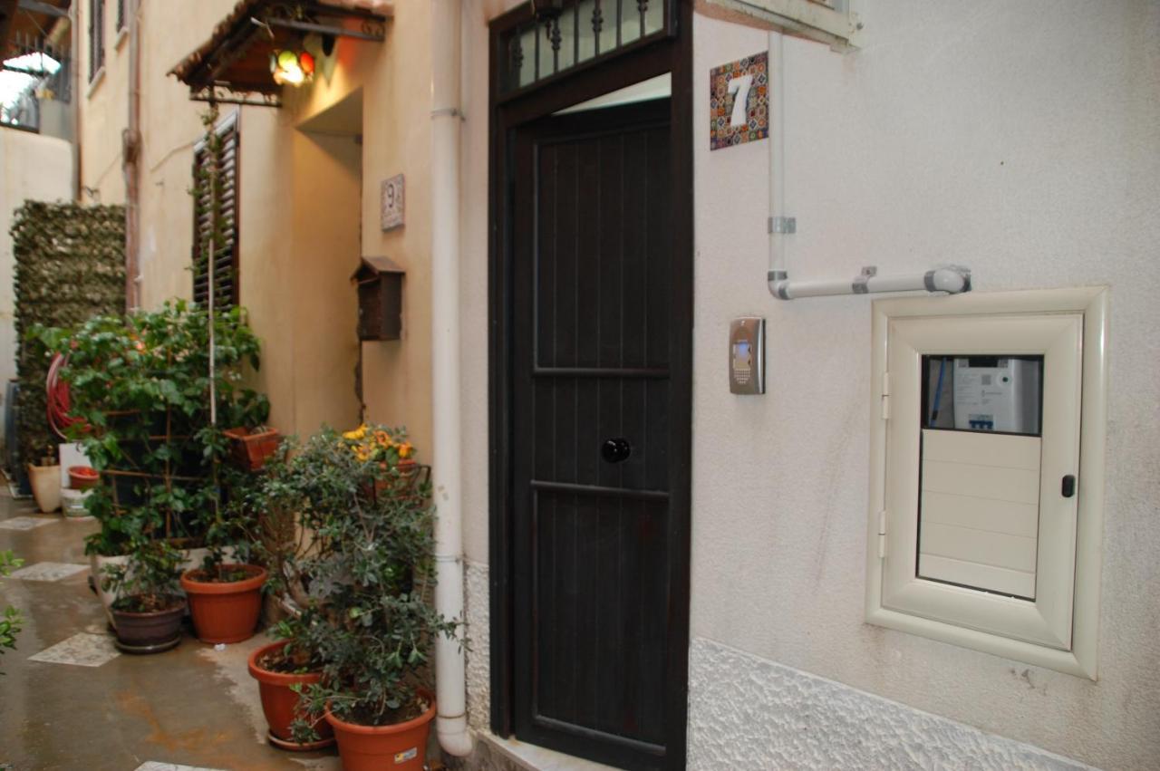 הוילה Villagrazia Di Carini Casa Vacanze Antico Cortile Delle Palme מראה חיצוני תמונה