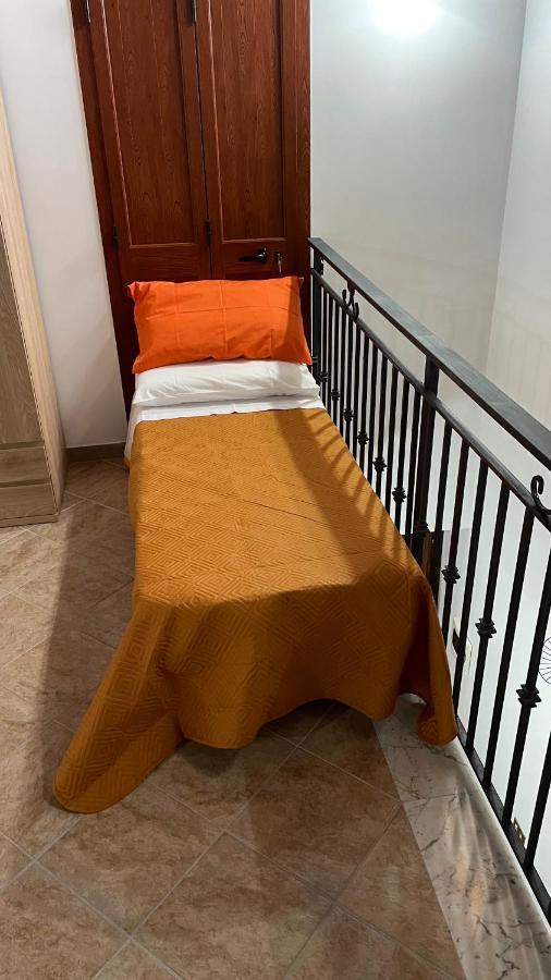 הוילה Villagrazia Di Carini Casa Vacanze Antico Cortile Delle Palme מראה חיצוני תמונה
